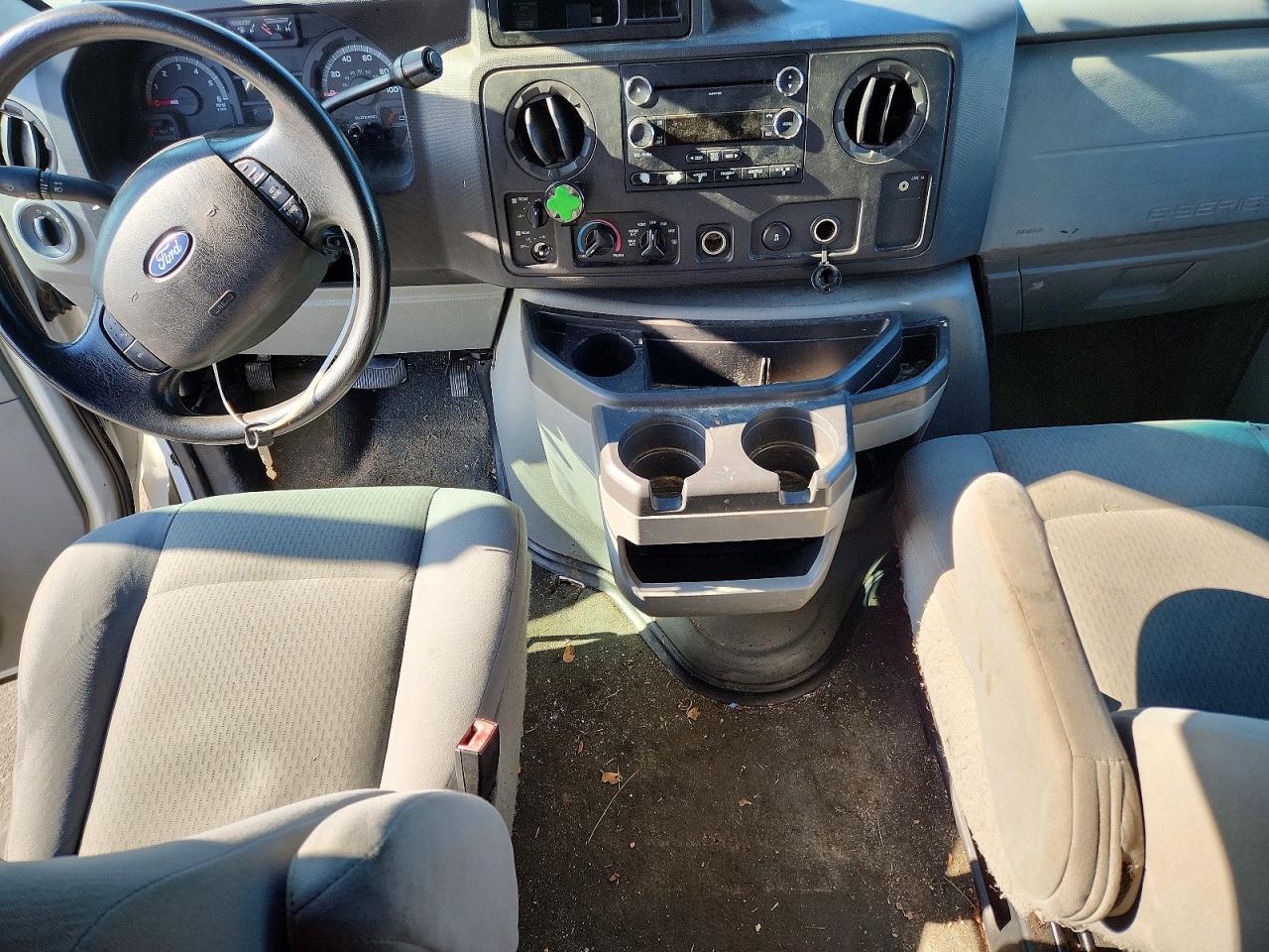 2009 Ford Econoline E350 Super Duty Wagon