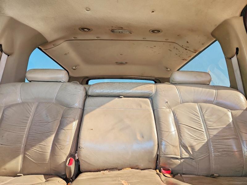 2002 Chevrolet Suburban C1500