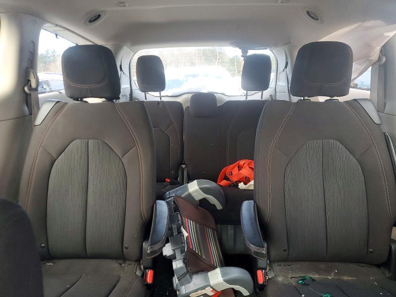 2017 Chrysler Pacifica Touring l