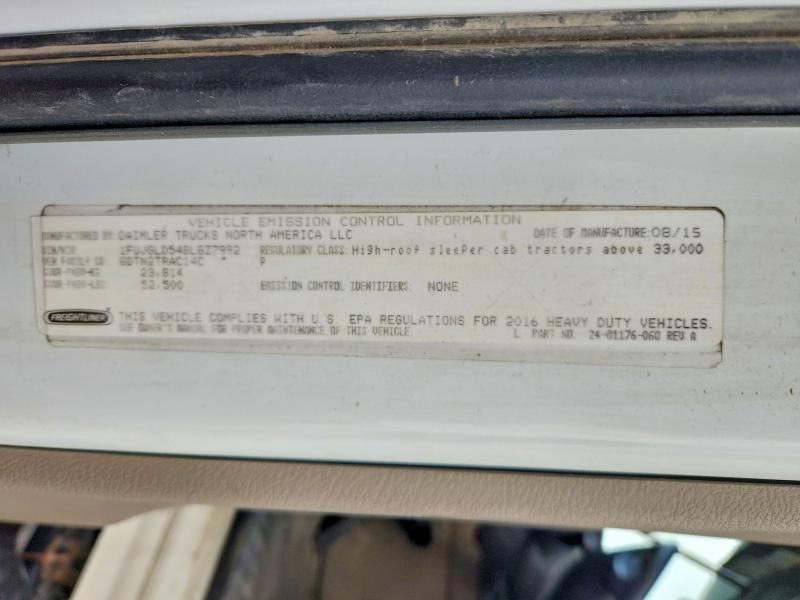 2016 Freightliner Cascadia 125 Semi Truck