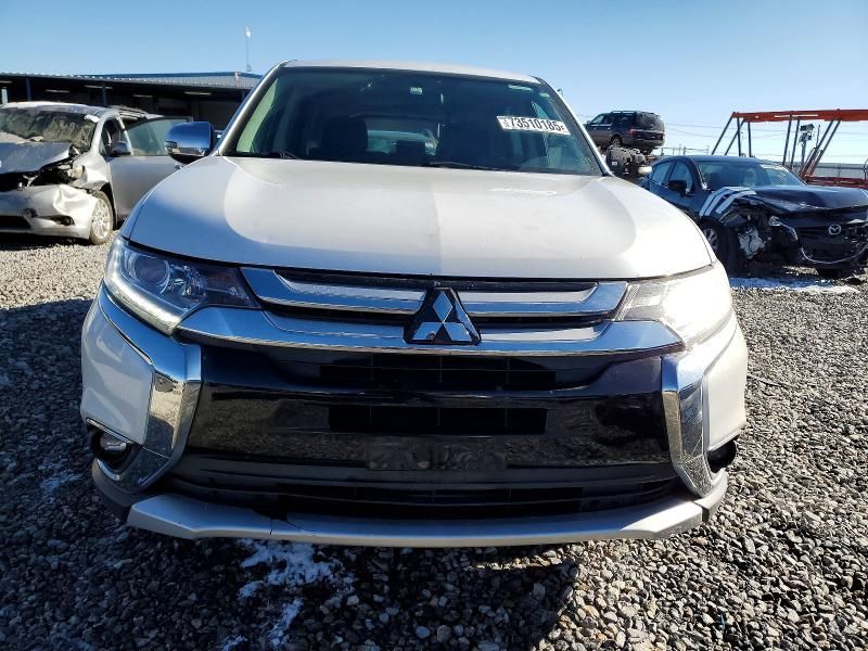 2018 Mitsubishi Outlander se