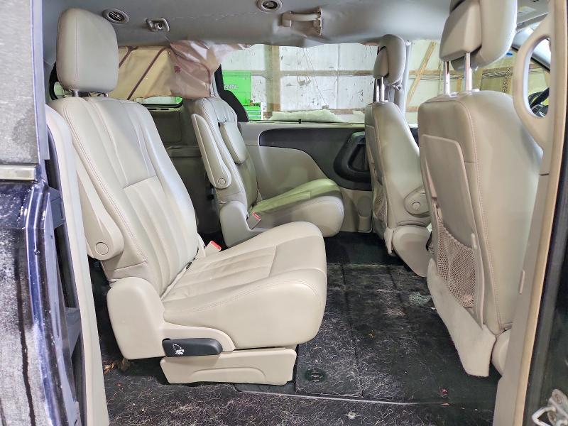 2011 Chrysler Town & Country Touring l