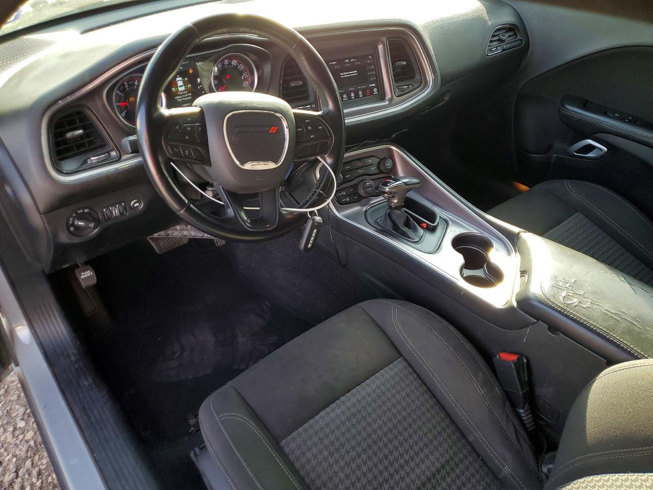 2021 Dodge Challenger sxt