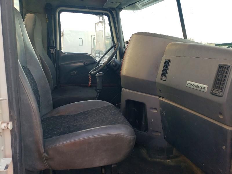 2016 Mack CHU613 Semi Truck