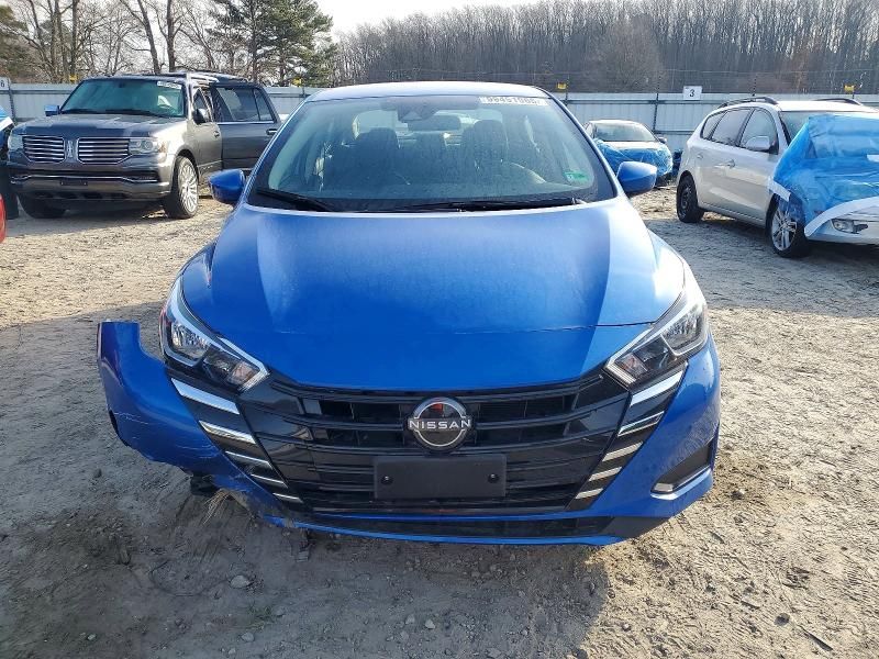 2023 Nissan Versa sv