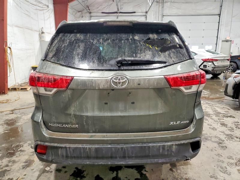 2018 Toyota Highlander se