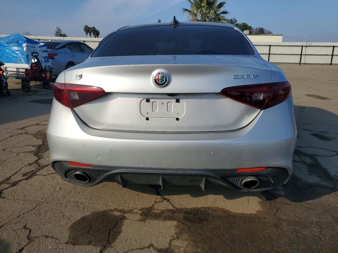 2018 Alfa Romeo Giulia ti Q4