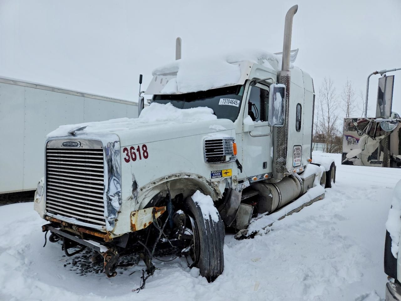 2016 Freightliner Coronado Semi Truck