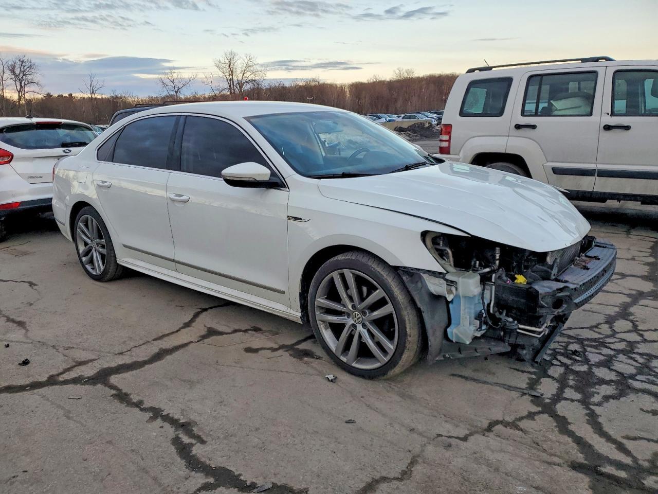 2017 Volkswagen Passat R-line