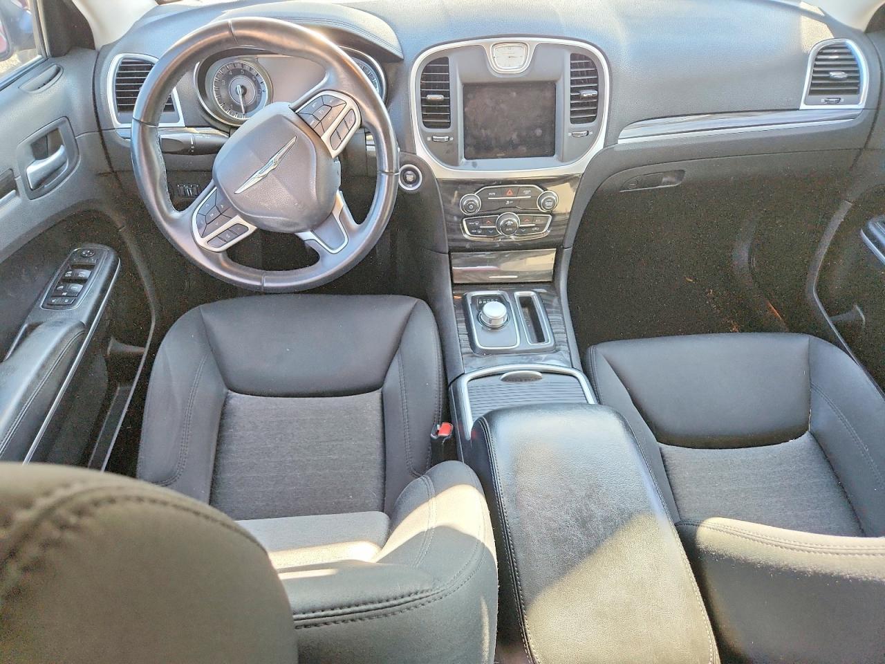 2018 Chrysler 300 Touring