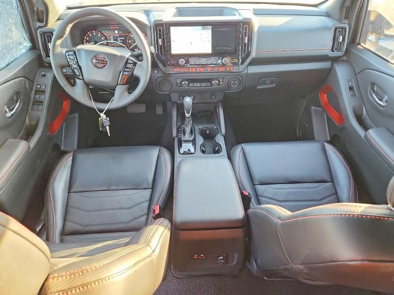 2025 Nissan Frontier s
