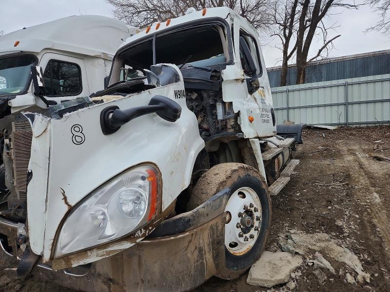 2012 Freigliner 2012 Freightliner Cascadia Semi Truck