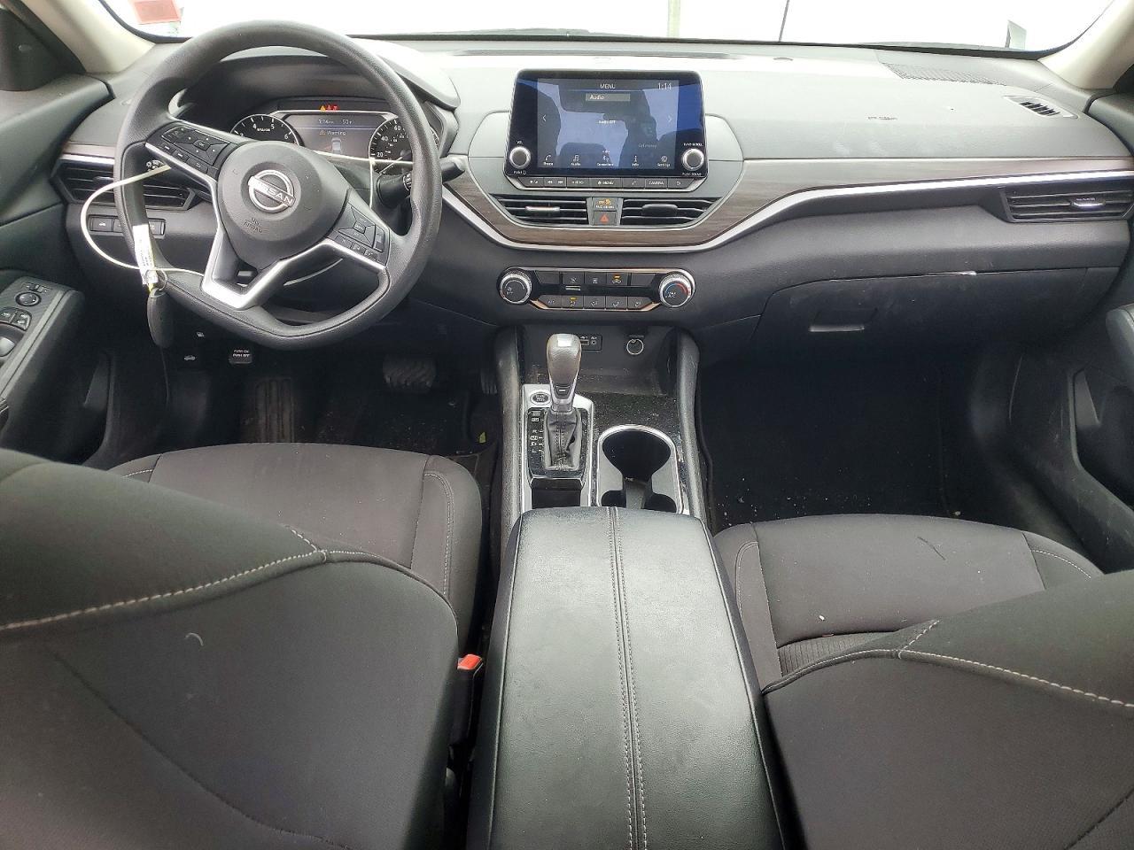 2024 Nissan Altima sv