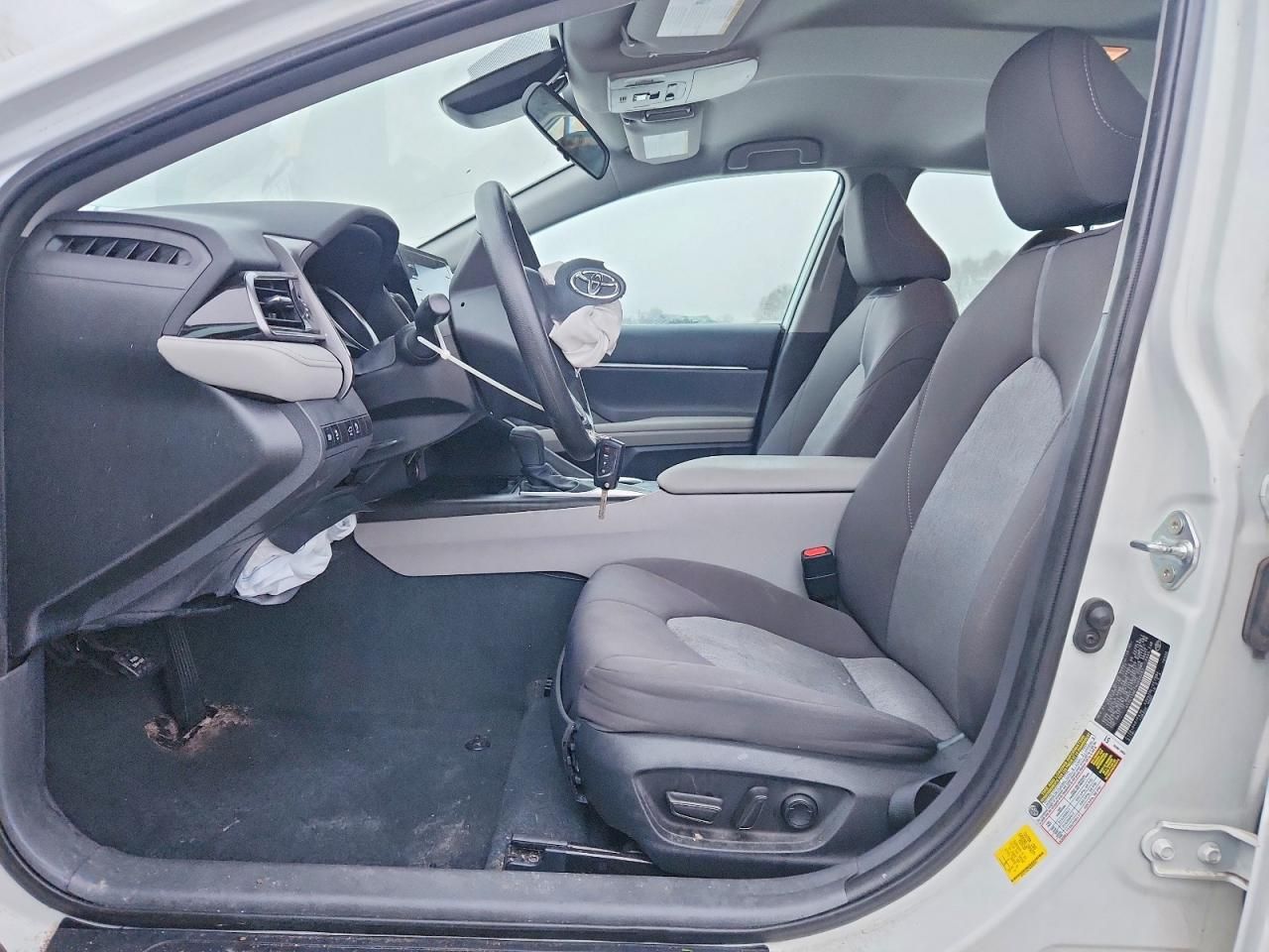 2022 Toyota Camry le