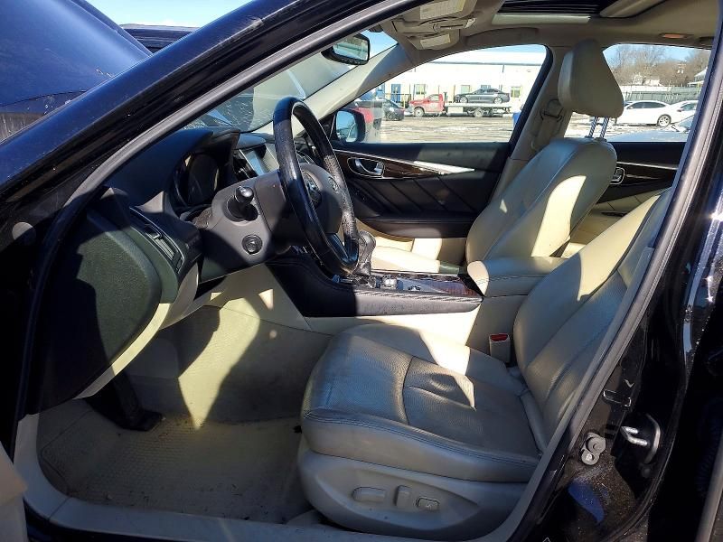 2016 Infiniti Q50 Premium