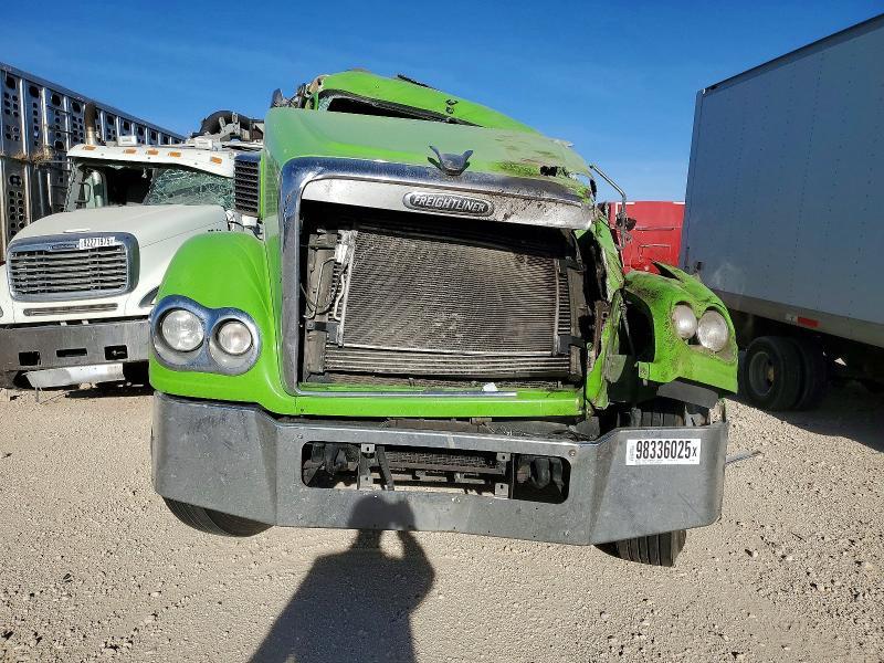 2019 Freigliner 2019 Freightliner Coronado Semi Truck