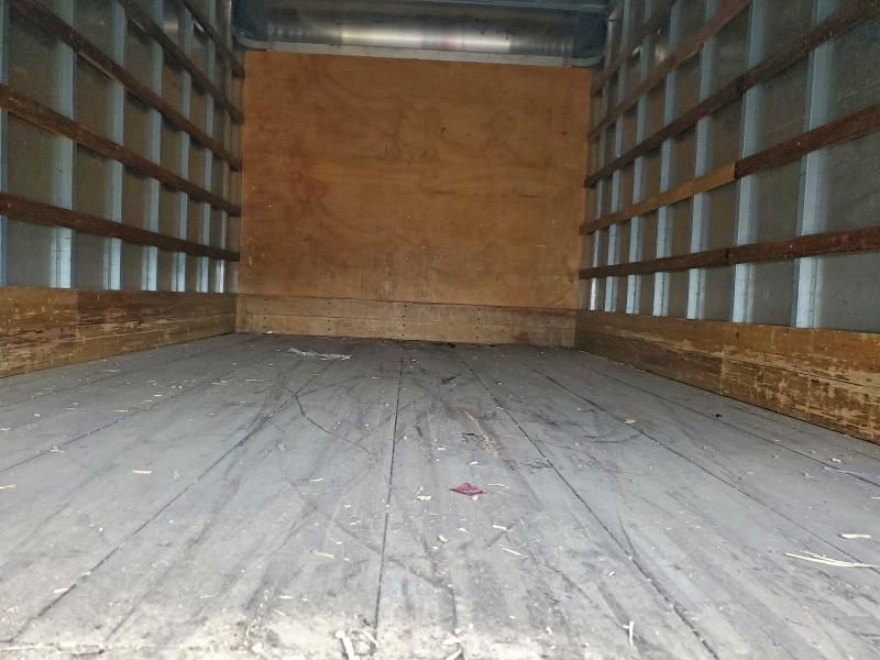 2019 Isuzu Npr xd box Truck