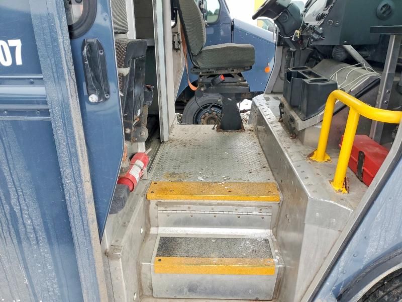 2020 Ford Commercial Chassis Delivery Truck