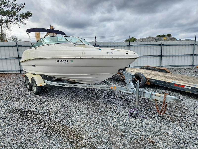 2003 Sea Ray 200 Sundeck Boat