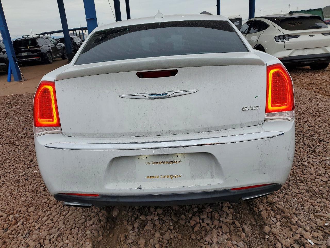 2017 Chrysler 300 Limited