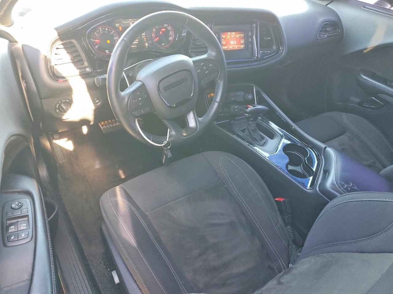 2016 Dodge Challenger sxt