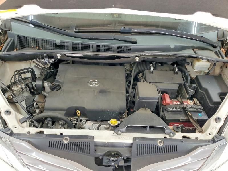 2016 Toyota Sienna xle