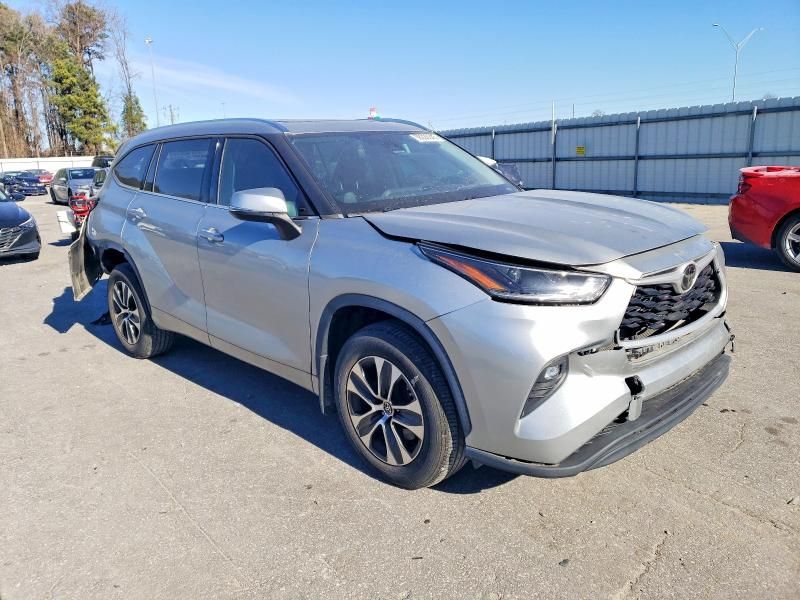 2021 Toyota Highlander xle
