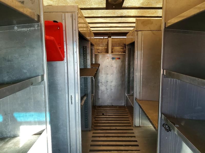 2005 Freightliner MT45 Delivery Truck