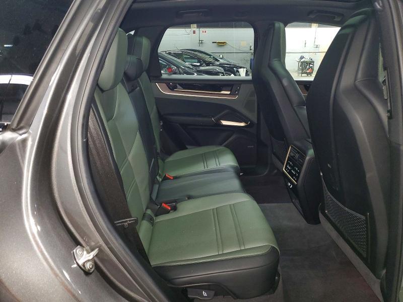 2024 Porsche Cayenne