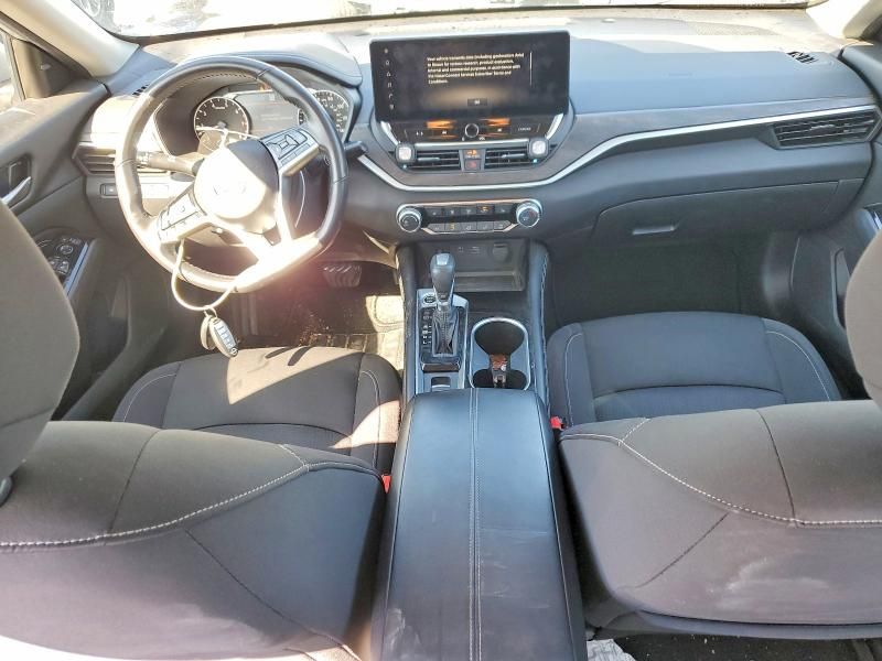 2023 Nissan Altima sv