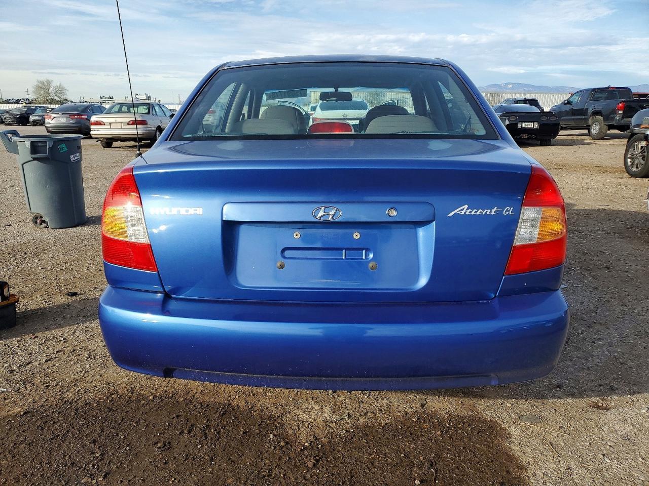 2001 Hyundai Accent gl