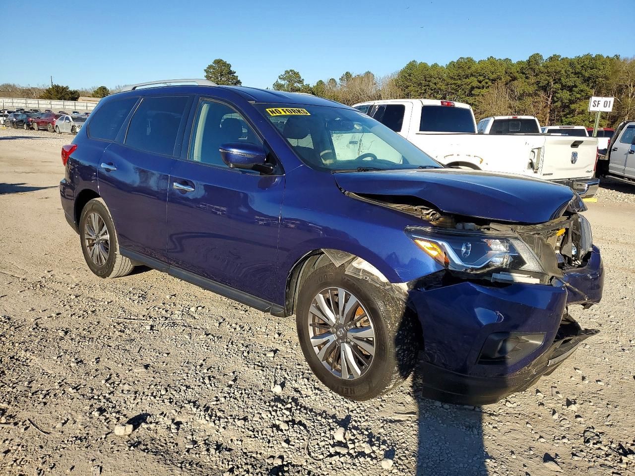 2020 Nissan Pathfinder sl