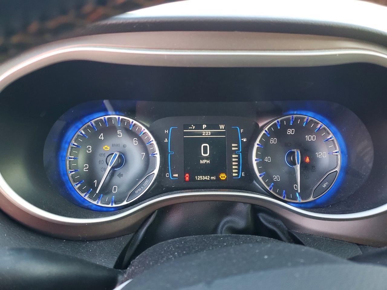 2017 Chrysler Pacifica Touring l