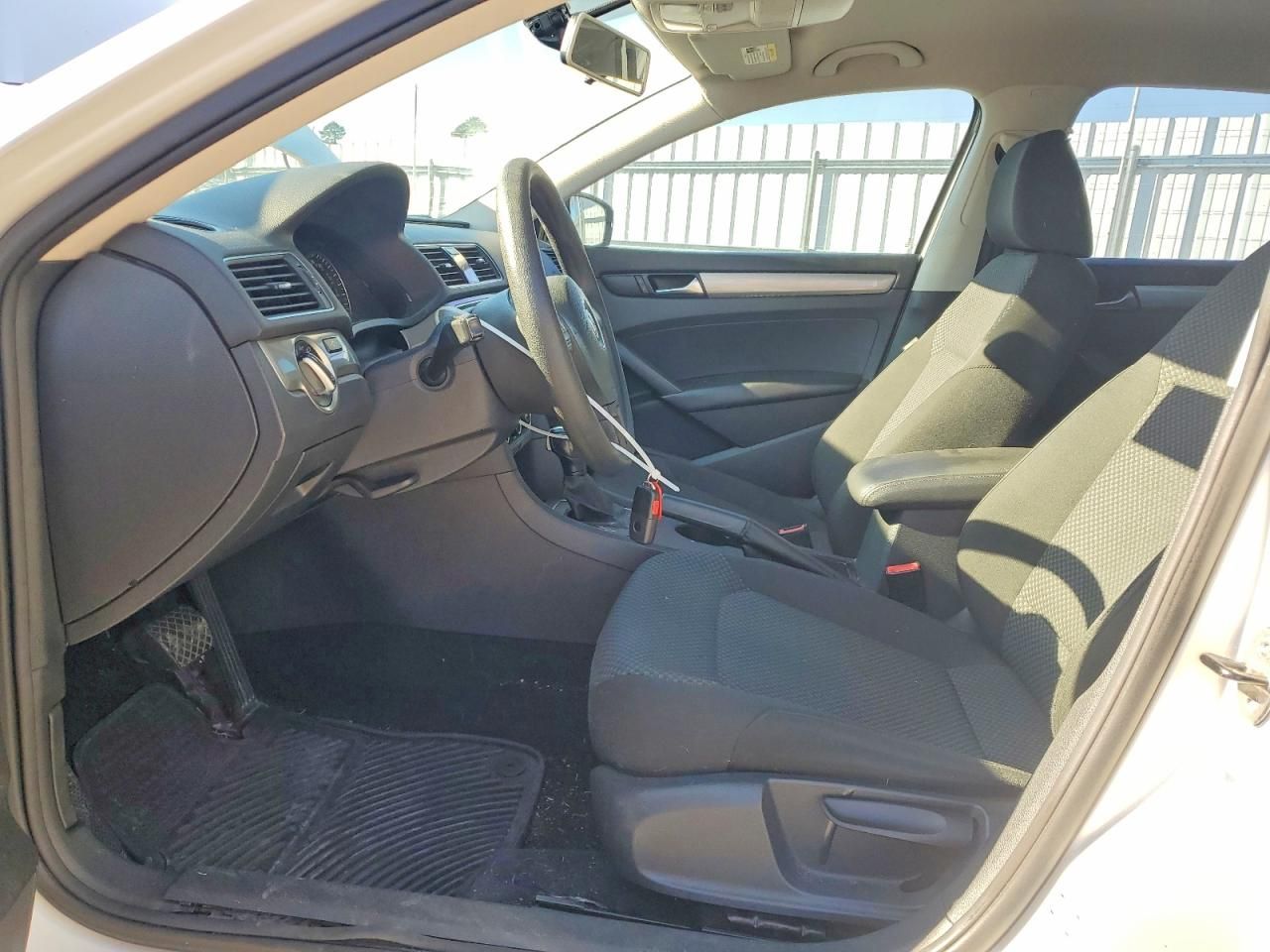 2014 Volkswagen Passat s