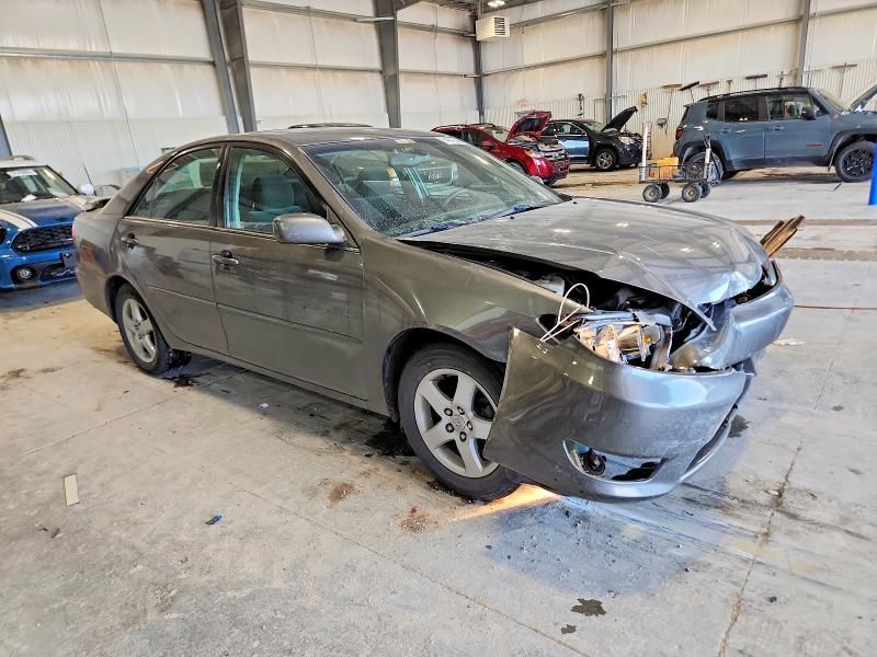 2005 Toyota Camry le