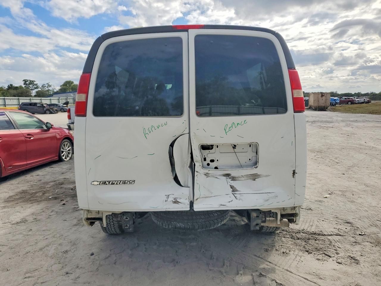 2017 Chevrolet Express G3500 LT