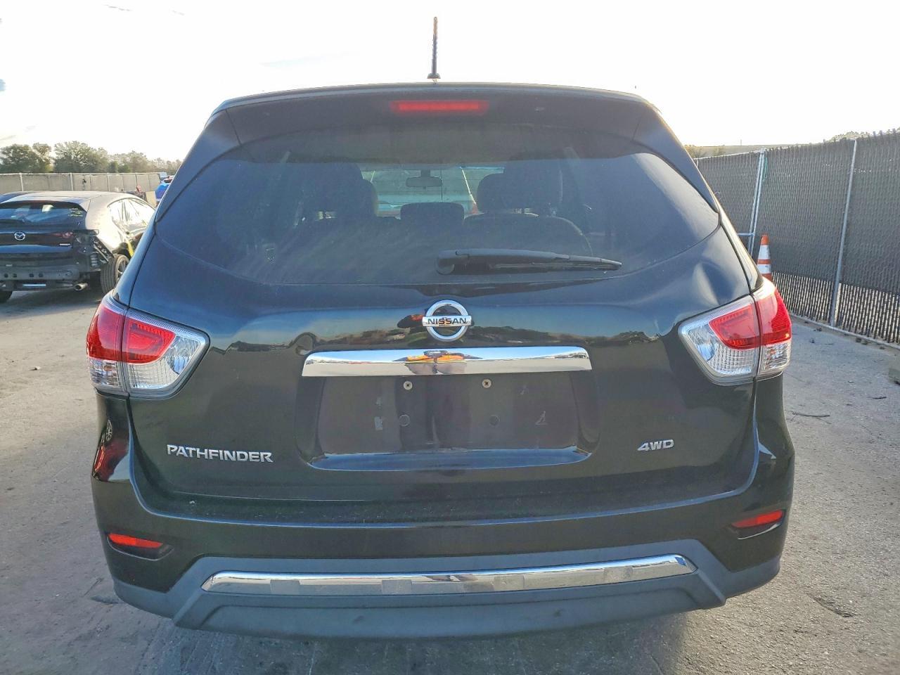 2014 Nissan Pathfinder s