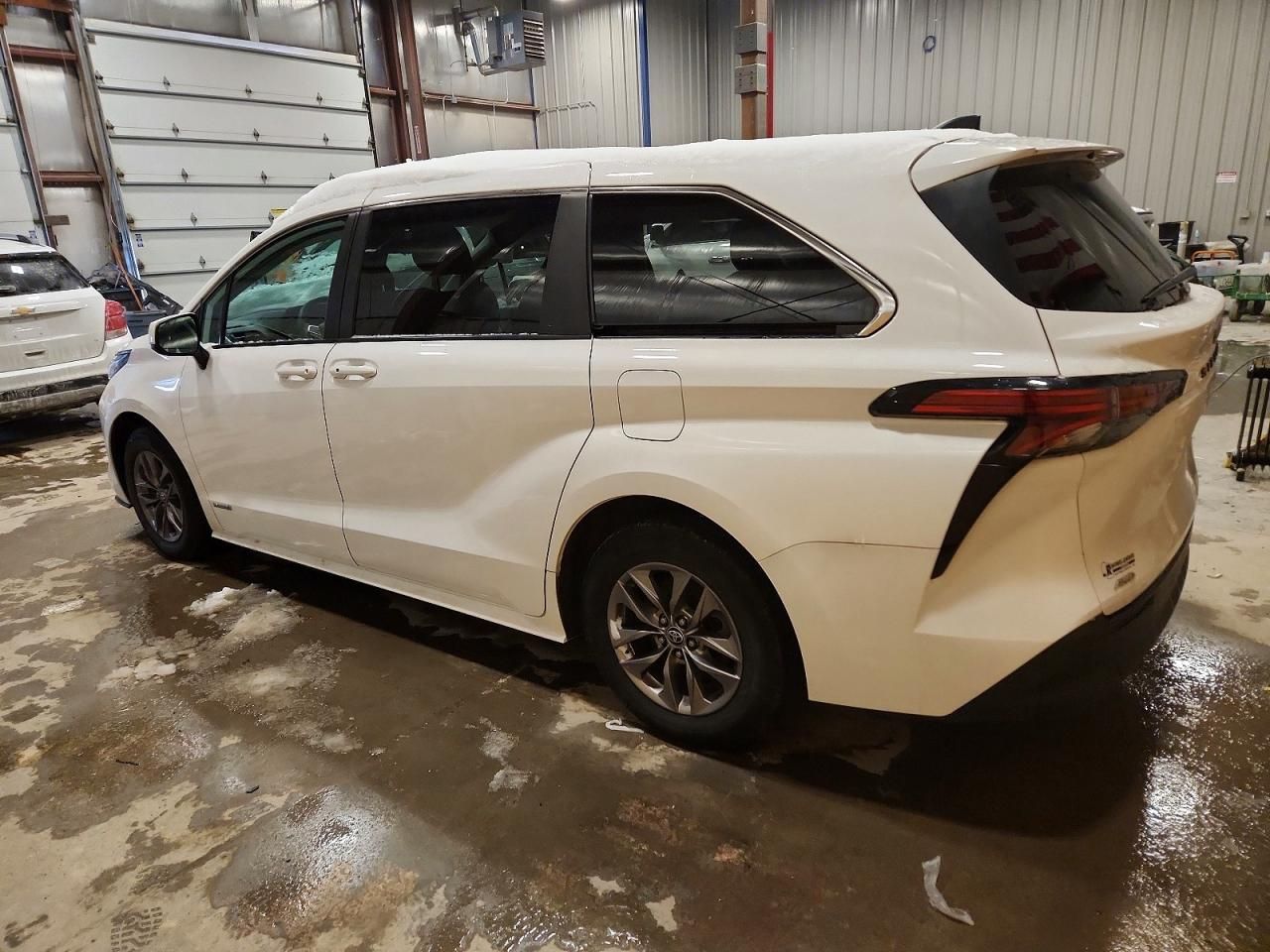 2021 Toyota Sienna le