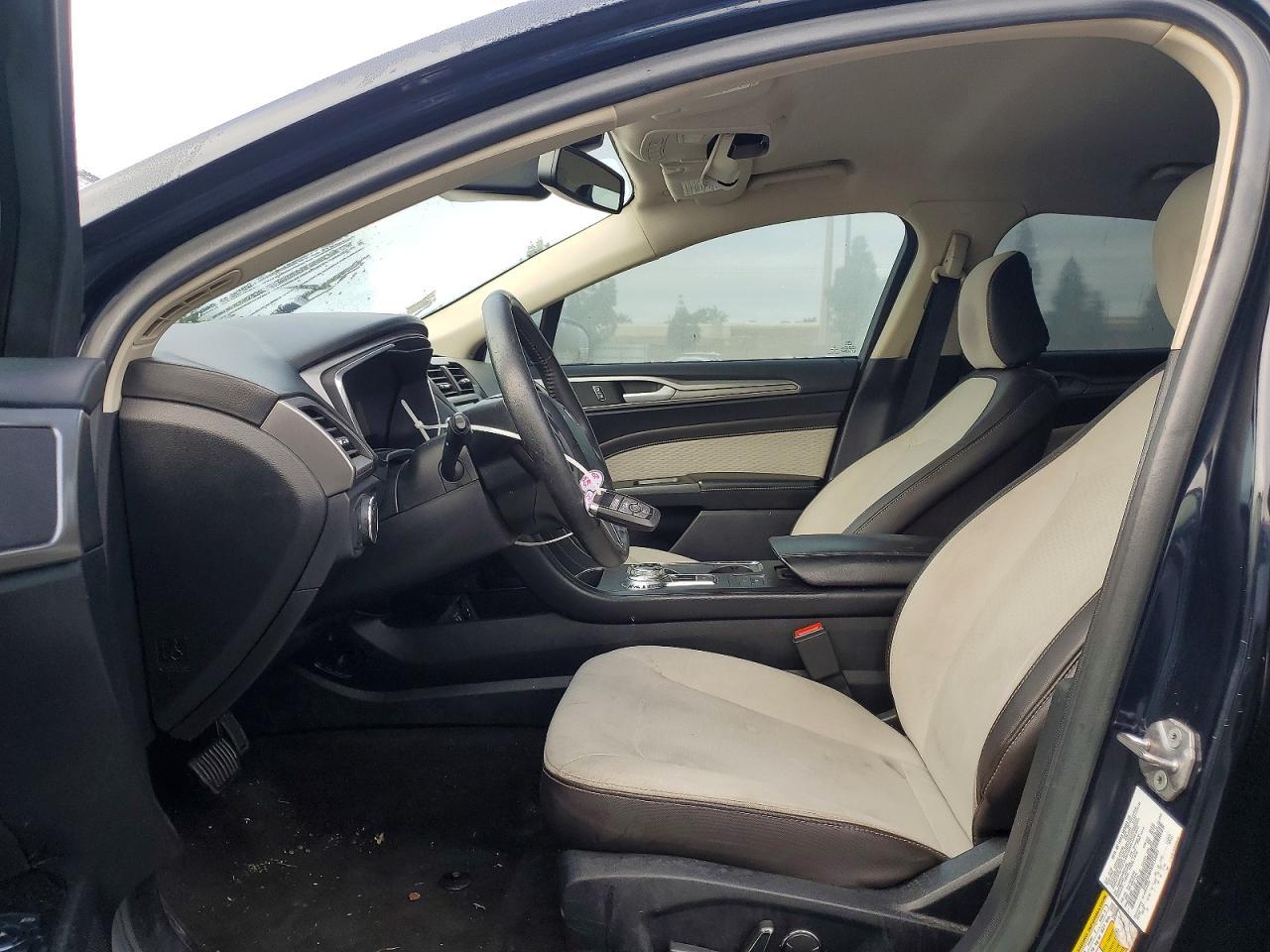 2020 Ford Fusion se