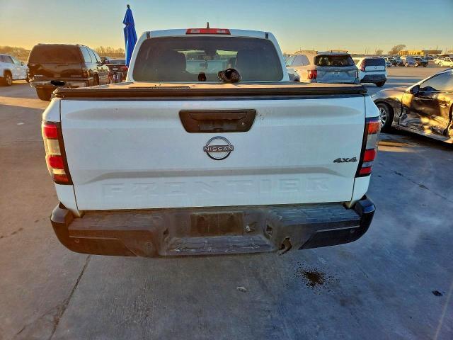 2022 Nissan Frontier s