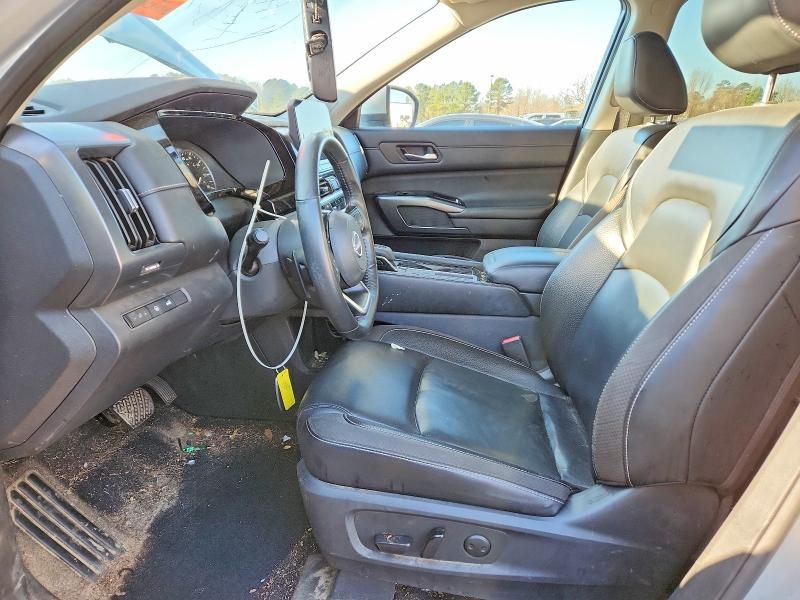 2023 Nissan Pathfinder sl