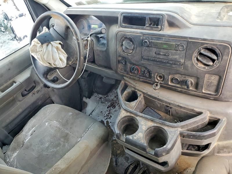 2018 Ford E450 BOX Truck