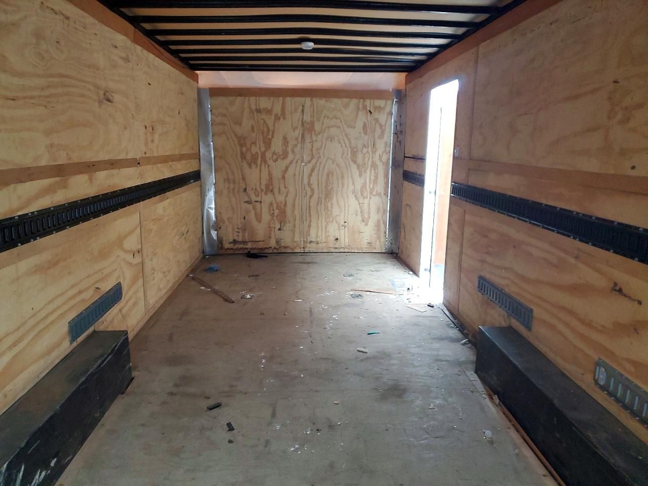 2017 United UXT-8.524TA70 Enclosed Cargo Trailer