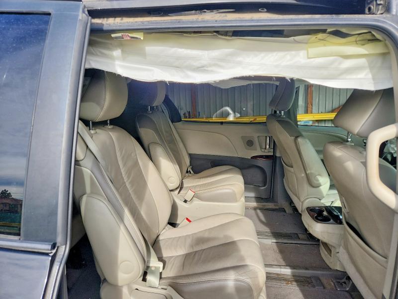 2011 Toyota Sienna xle