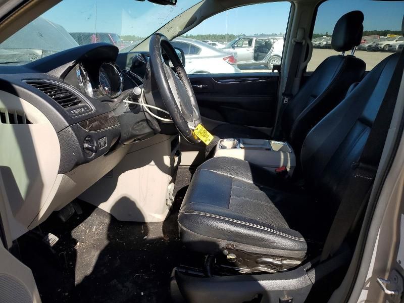 2016 Chrysler Town & Country Touring l