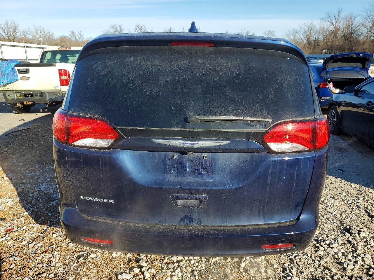 2020 Chrysler Voyager lx