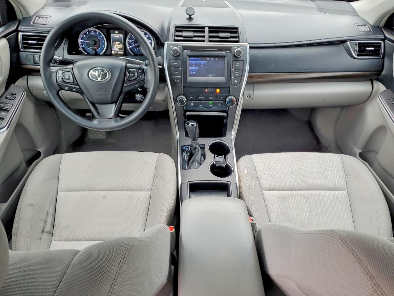 2016 Toyota Camry le