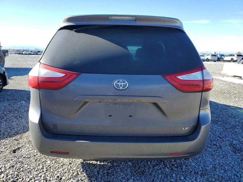 2015 Toyota Sienna le