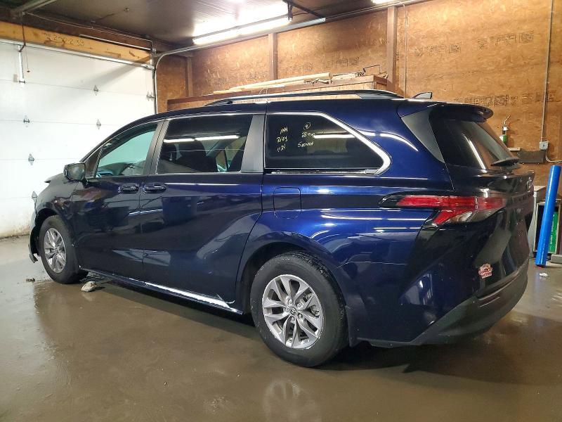 2022 Toyota Sienna le