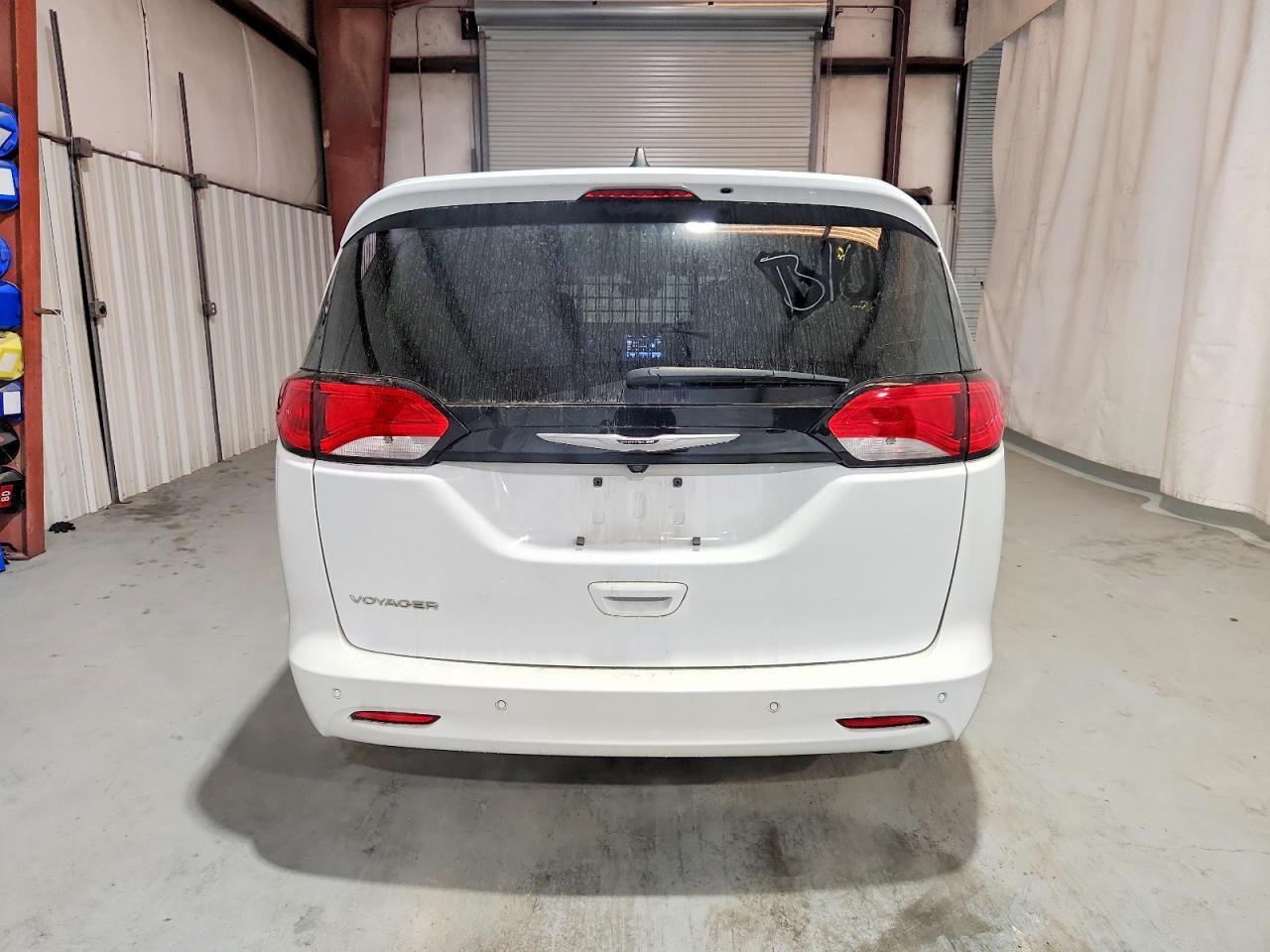 2024 Chrysler Voyager lx